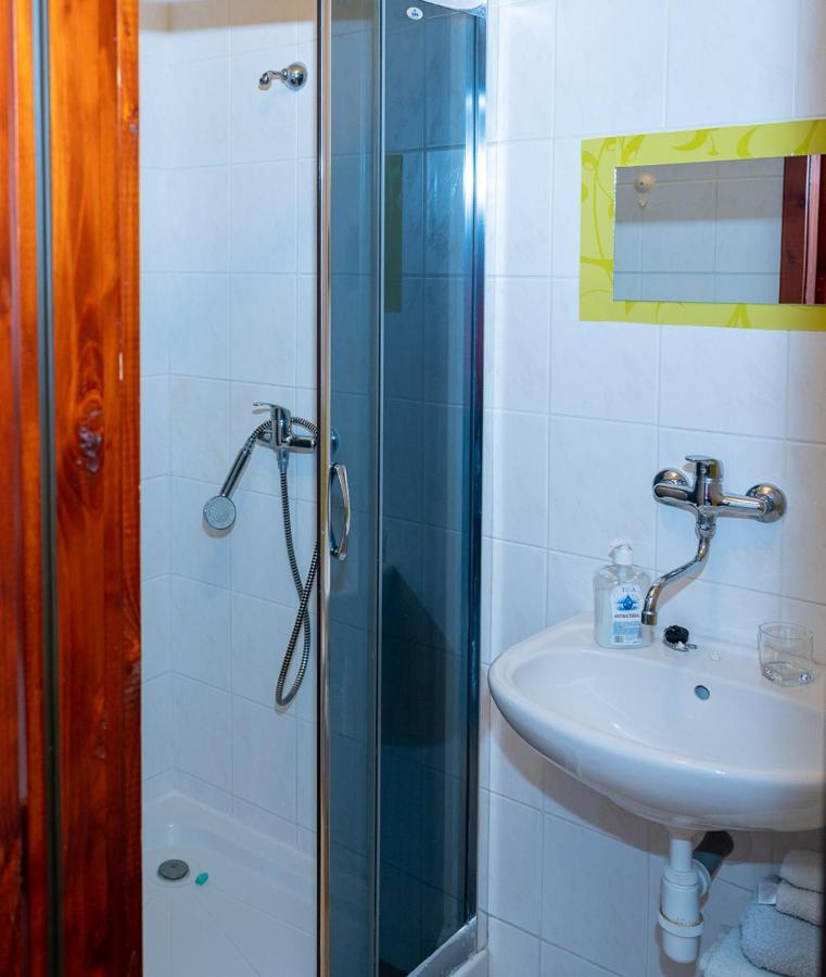 2- izbový APARTMÁN s kuchyňou KAJKA v PENZION TRSTENÁ Exterior foto